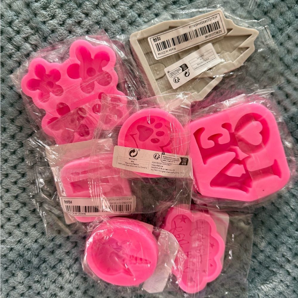 NWT Pink Silicone Molds Set